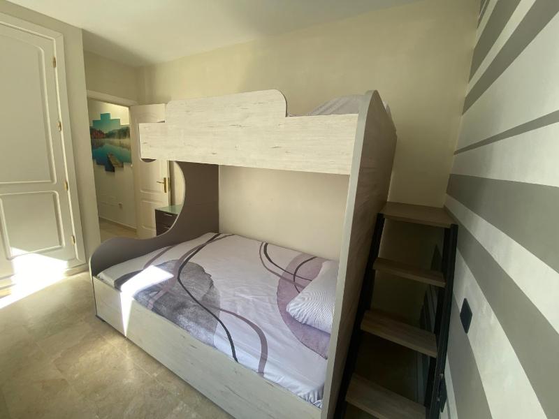 Recently Renovated Family Duplex Overlooking the Pool - image 25