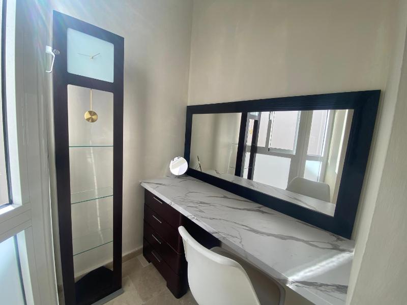 Recently Renovated Family Duplex Overlooking the Pool - image 29