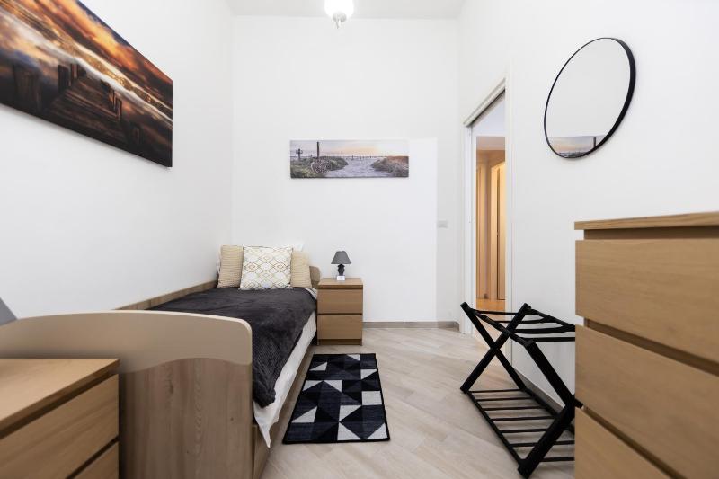Diana Home - image 8