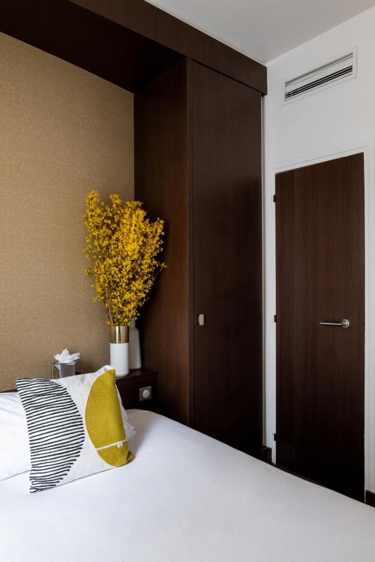 Classic Single Room image 4