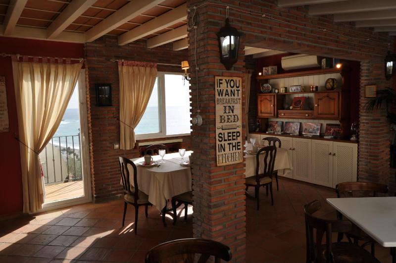 Welcome Inn Nerja guest house Luxury Bed & Breakfast - image 15