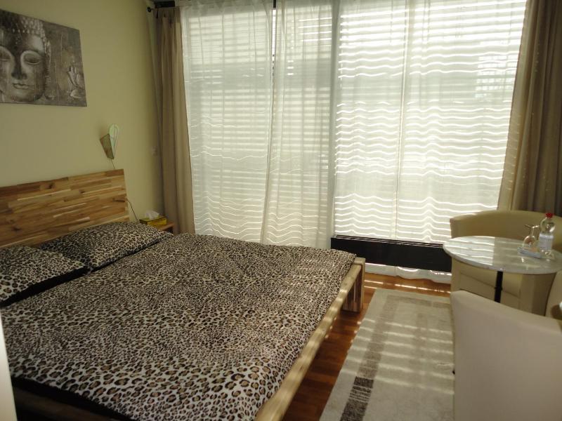 Double Room with Shared Bathroom image 2