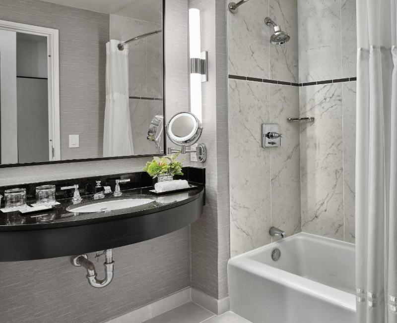 Luxury King Room image 3