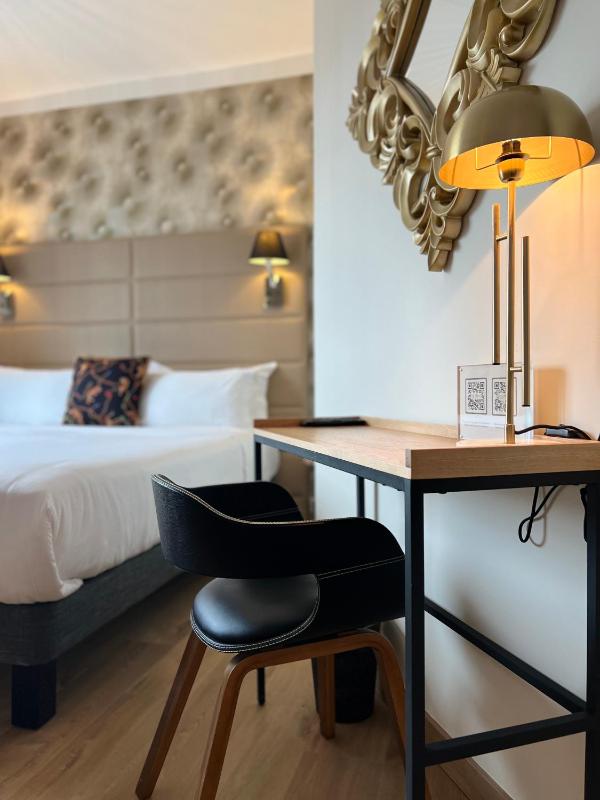 Executive Room image 2