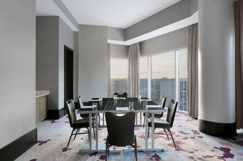Loews Atlanta Hotel - image 18
