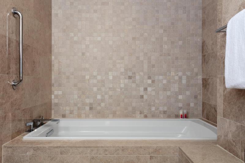 Loews Atlanta Hotel - image 12