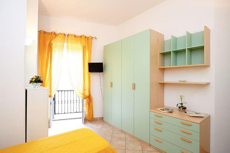 Standard Double Room image 3