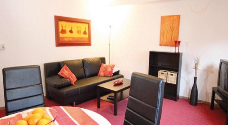 Standard One-Bedroom Apartment 1 image 4