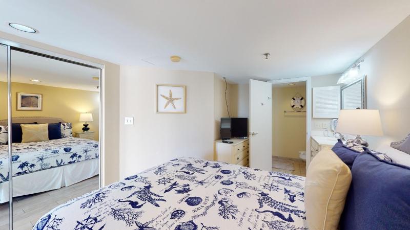 1202 Villamare - image 19