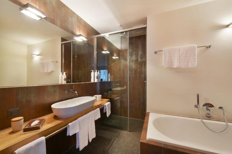 Superior Single Room image 3