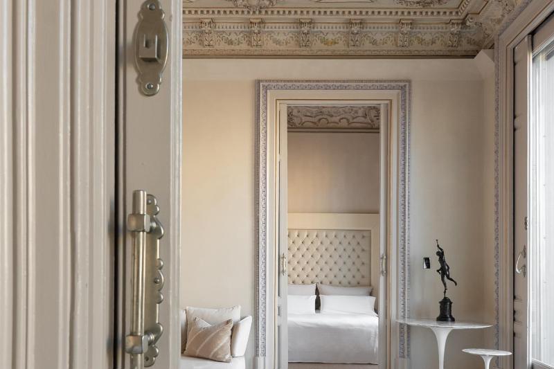 Grand Suite image 1