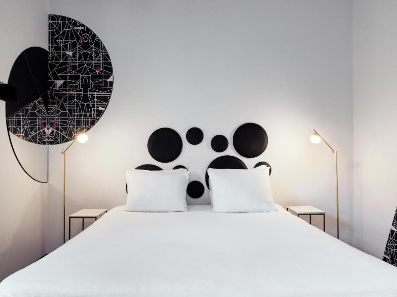 King Room image 4