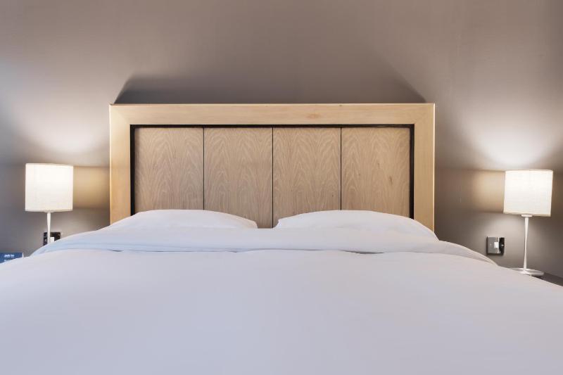 Standard Room image 4