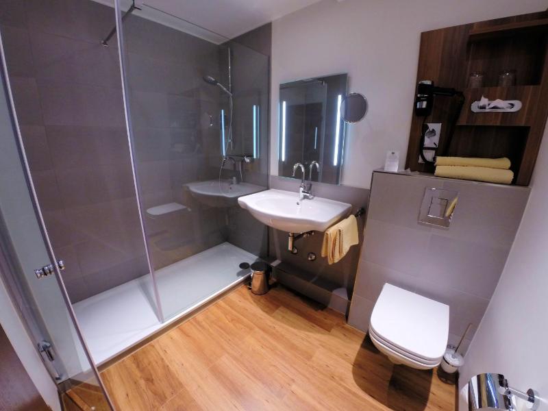 Superior Double Room image 3