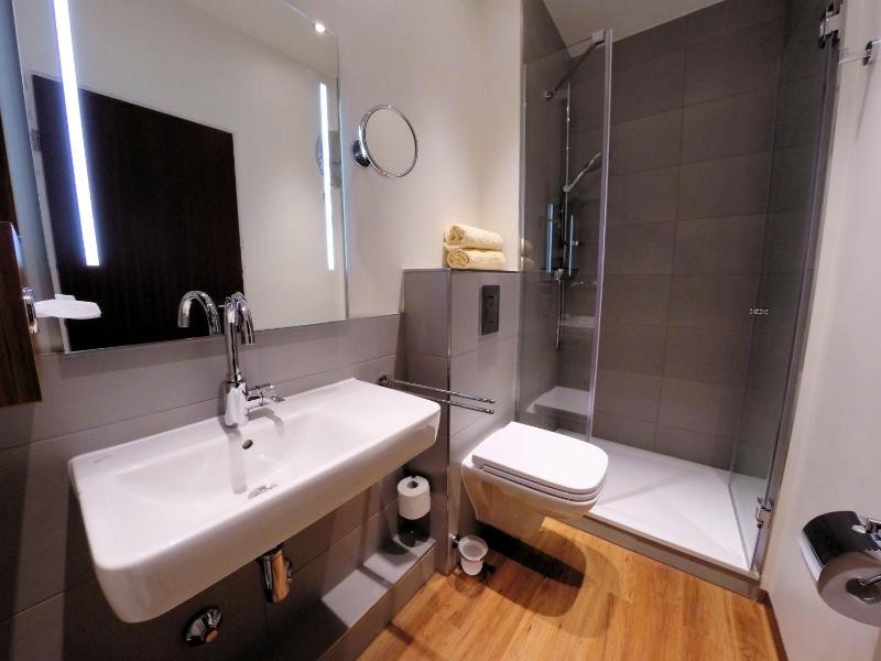 Deluxe Double Room image 3
