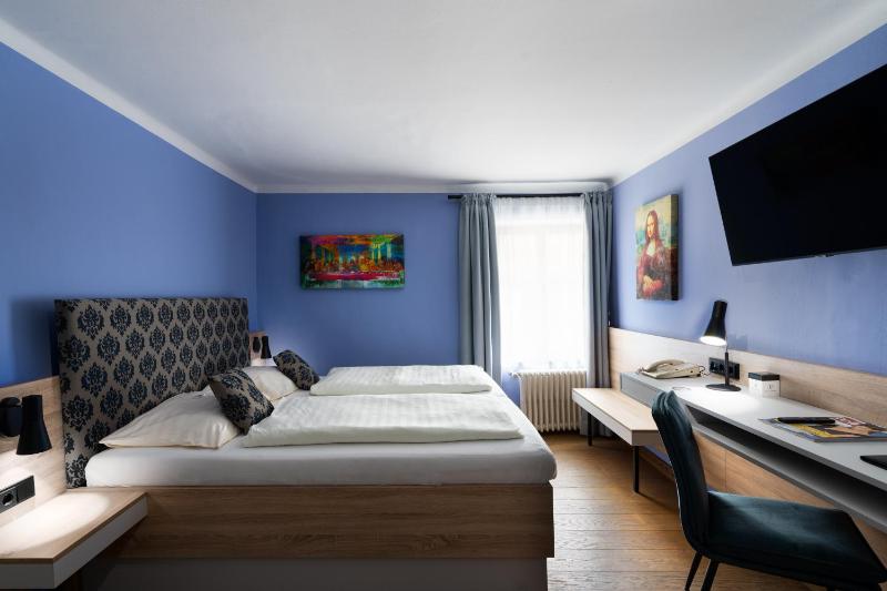 Standard Double Room image 1