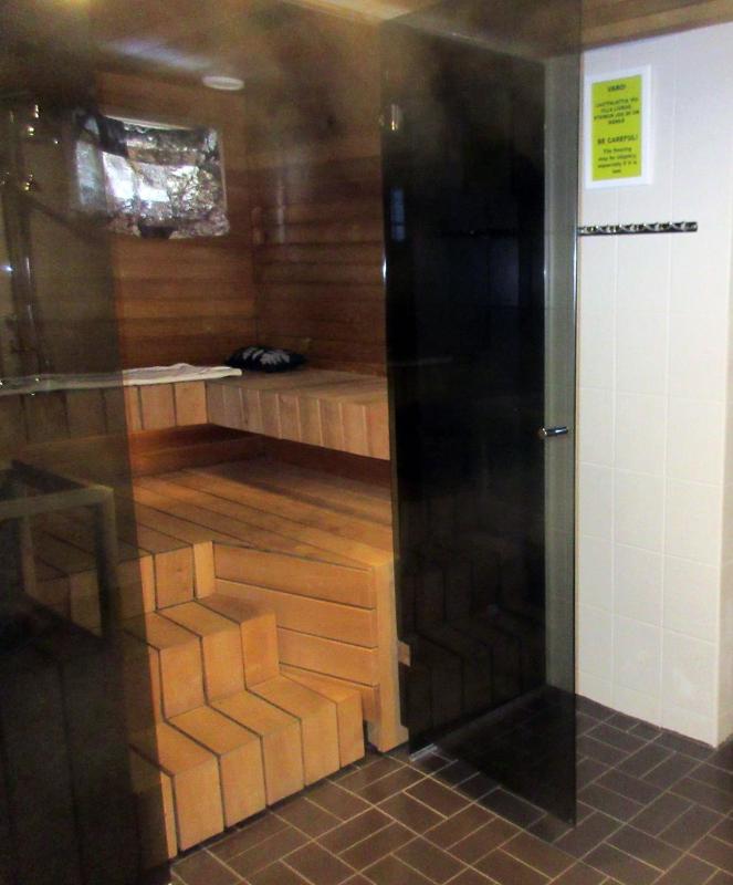 Deluxe Double Room (2 Adults + 1 Child) image 4