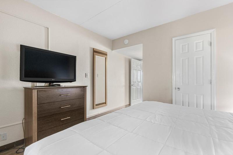 Oceanfront King Suite Non Smoking image 4