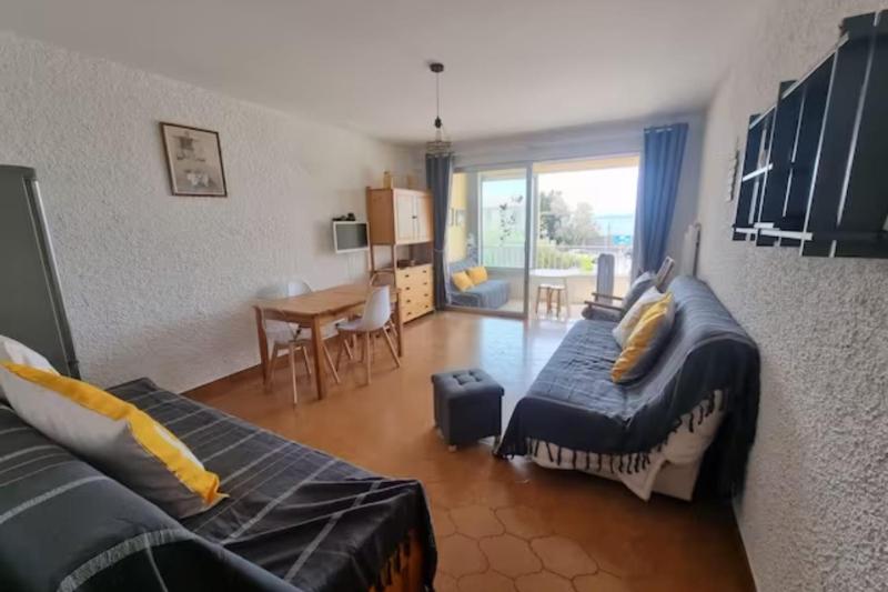 Studio of 30m with nice view on the sea - image 1