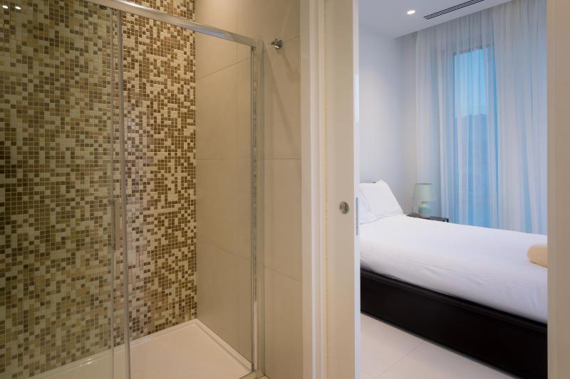 Sea Pearl Beachfront Villas - Anemone - image 12