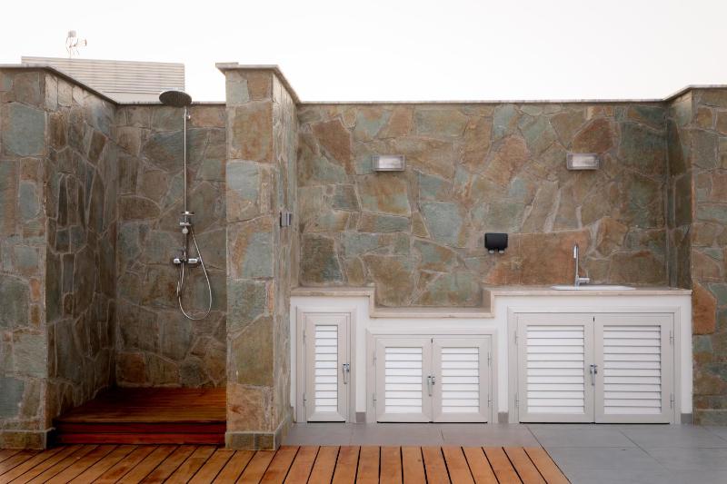 Sea Pearl Beachfront Villas - Anemone - image 5