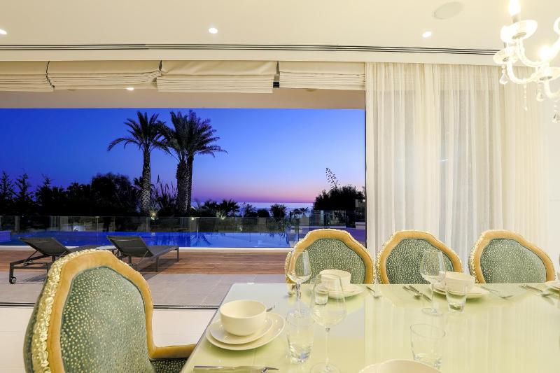 Palace of Mediterranean Beachfront Villa - image 11