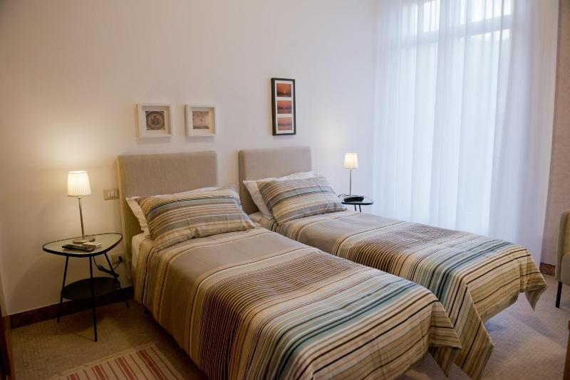 Deluxe Double or Twin Room image 3