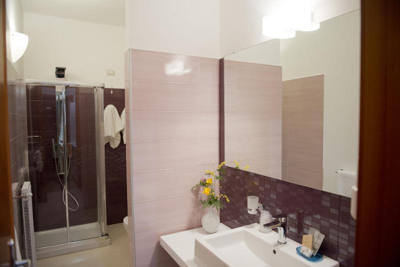 Quadruple Room image 4