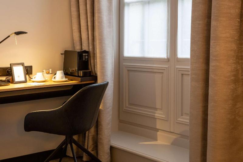 Classic Double Room image 3
