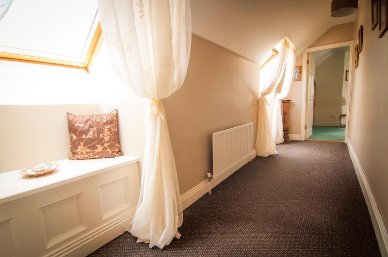Deluxe Twin Room with Sea View image 4