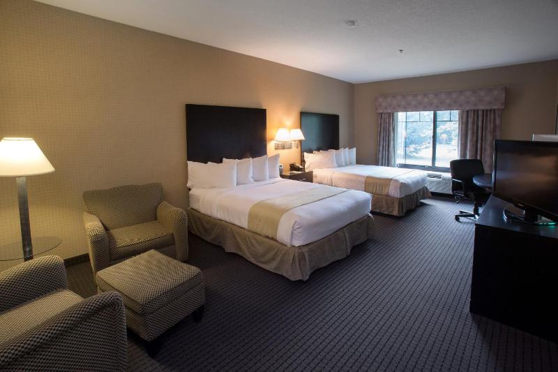 Standard Room with Two Queen Beds image 2