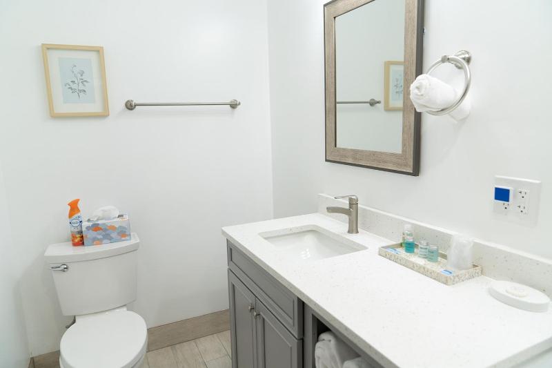 King Room with Mountain View image 3
