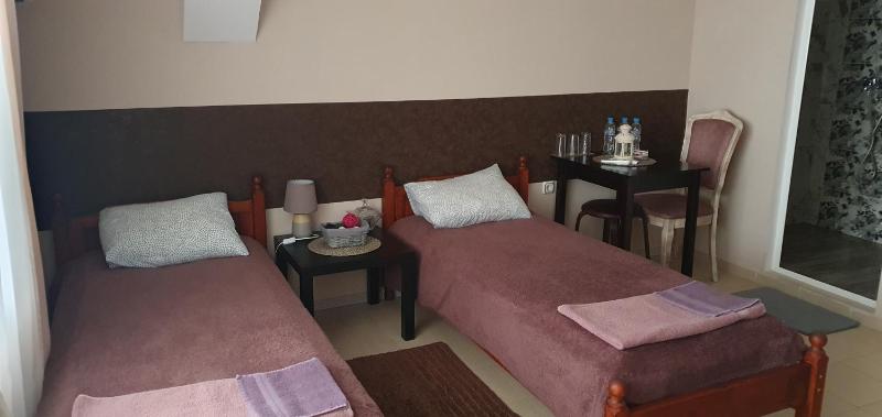 Triple Room with Private Bathroom image 4