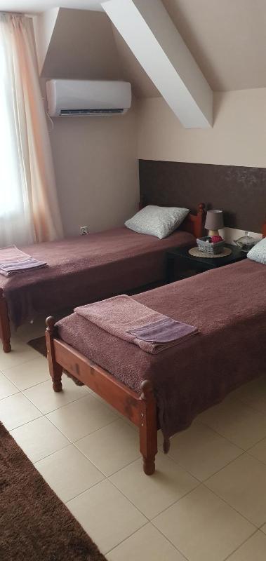 Triple Room with Private Bathroom image 3