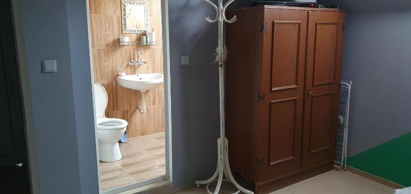 Twin Room image 2
