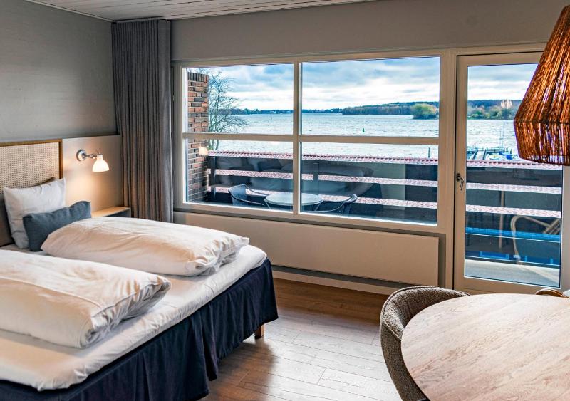 Junior Suite with Sea View image 1