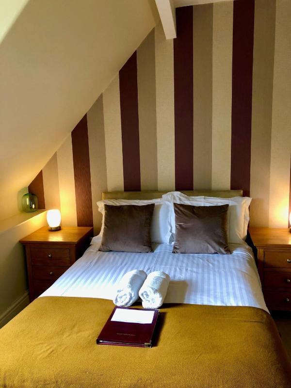 Double Room with Private Bathroom image 3