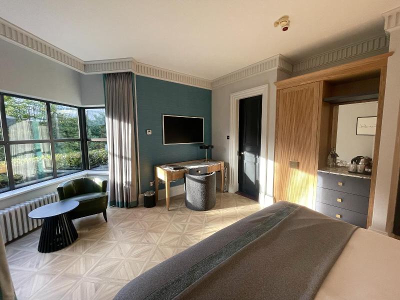 Superior Double Room image 1