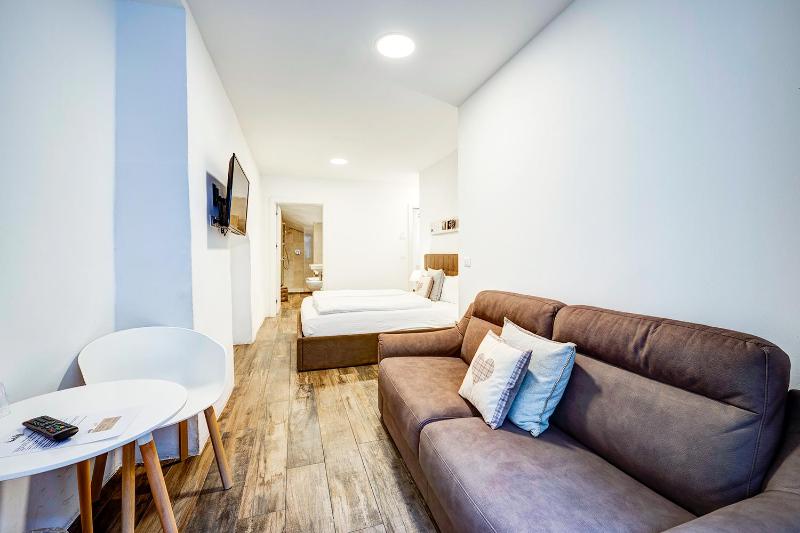 Standard Double Room image 3