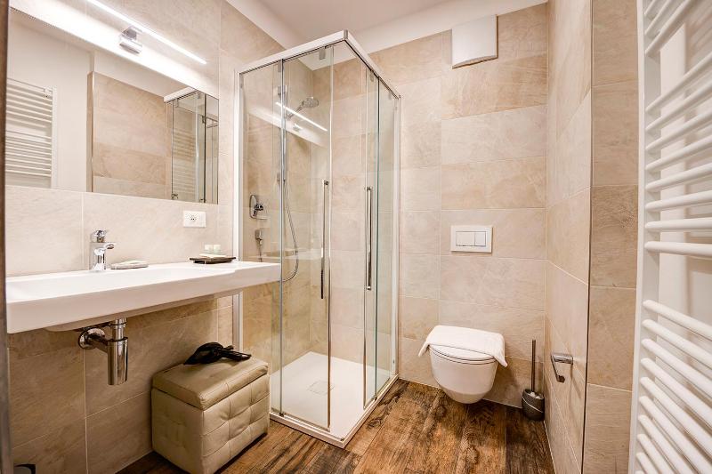 Superior Double Room image 3
