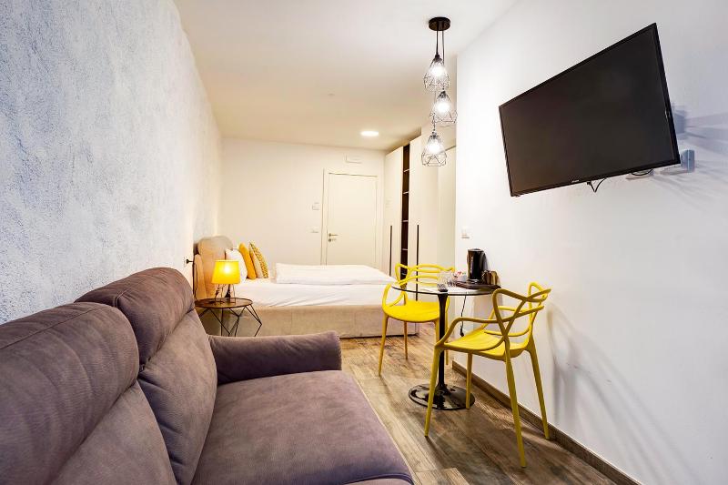 Standard Double Room image 4