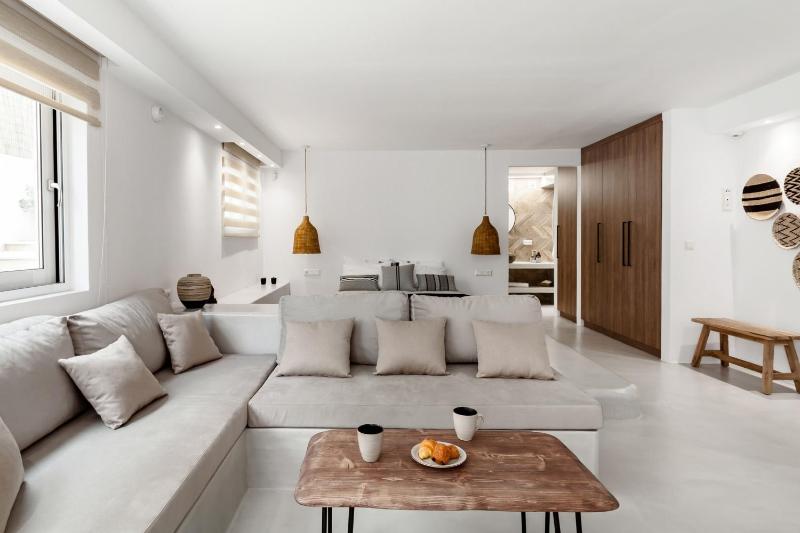 Pebble, Luxury Suite by the Sea Images