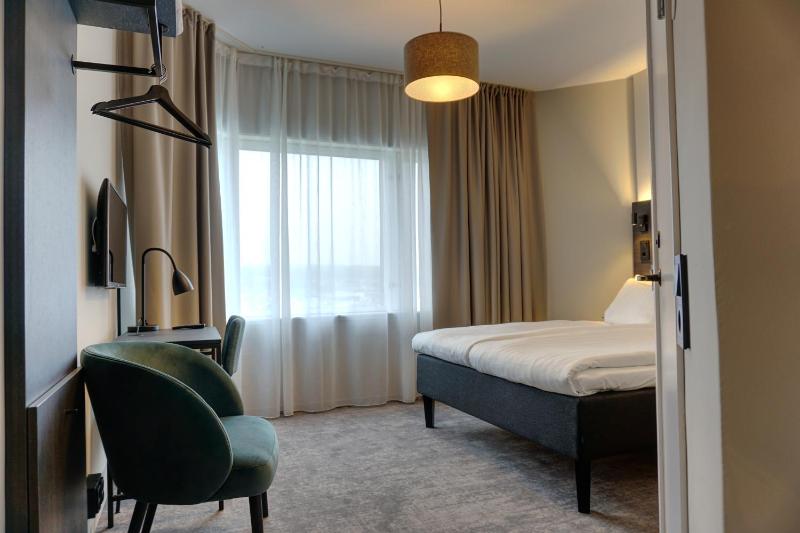 Standard Double Room image 4