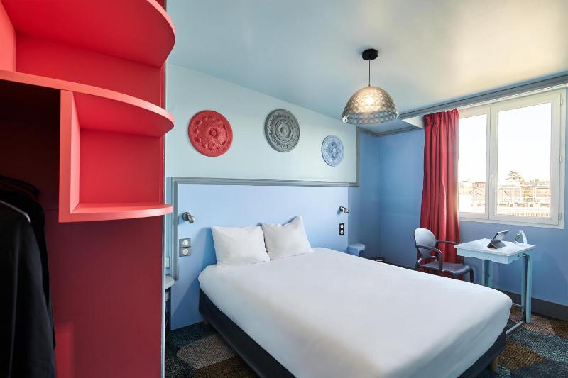 Standard Double Room image 2
