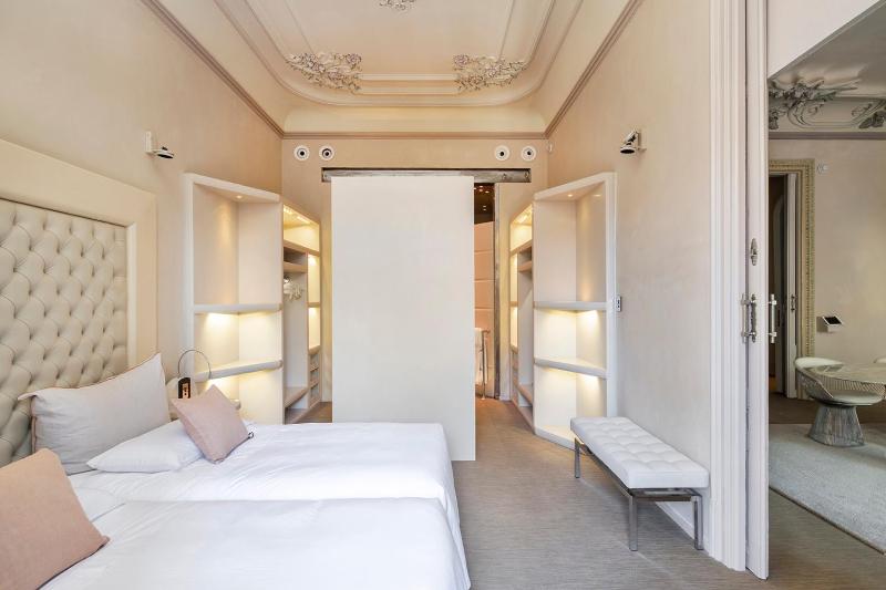 Royal Suite image 4