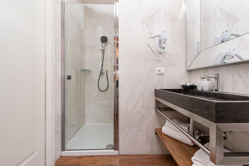 Standard Double Room image 1