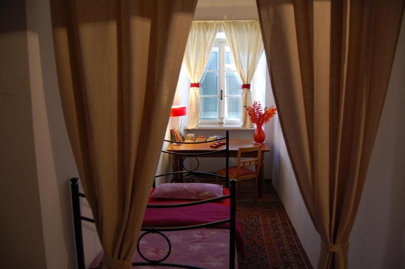 Twin Room image 1