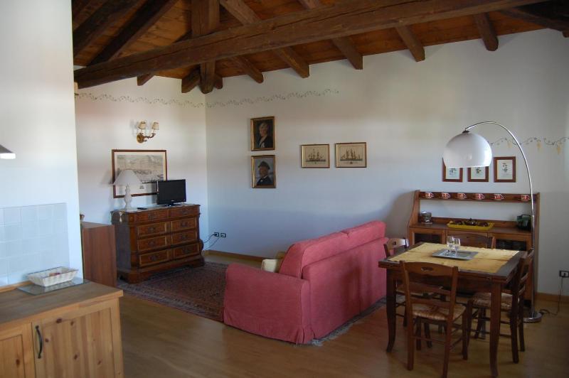 One-Bedroom Apartment (5 Adults) image 3