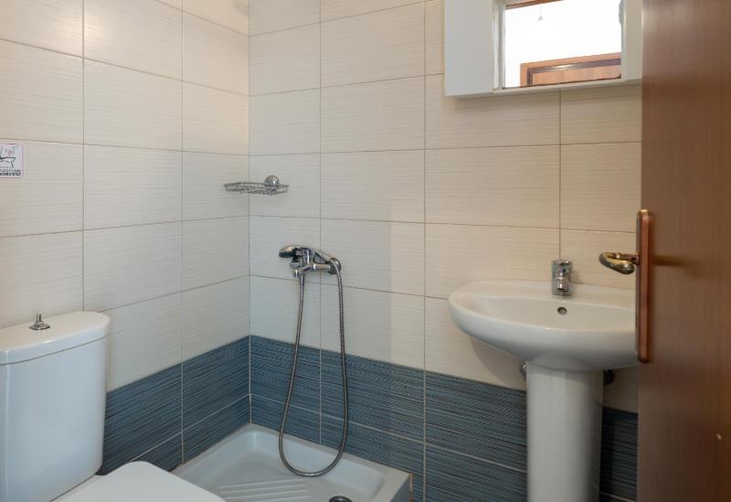 Studio with Balcony image 3