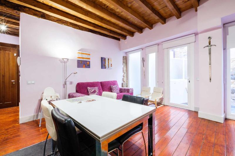 Apartamento con patio junto a la Catedral by Toledo AP - image 11